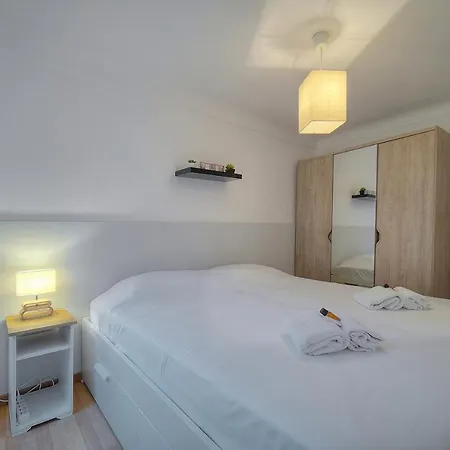 Appartement 2 Pieces Confortable Proche Vieux Port A1b252