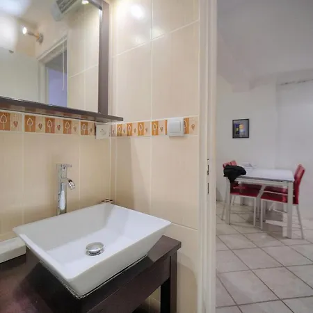 2 Pieces Confortable Proche Vieux Port A1b252 Apartment